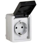BASE ENCHUFE SUPERFICIE C/TT ESTANCO  I CON TAPA